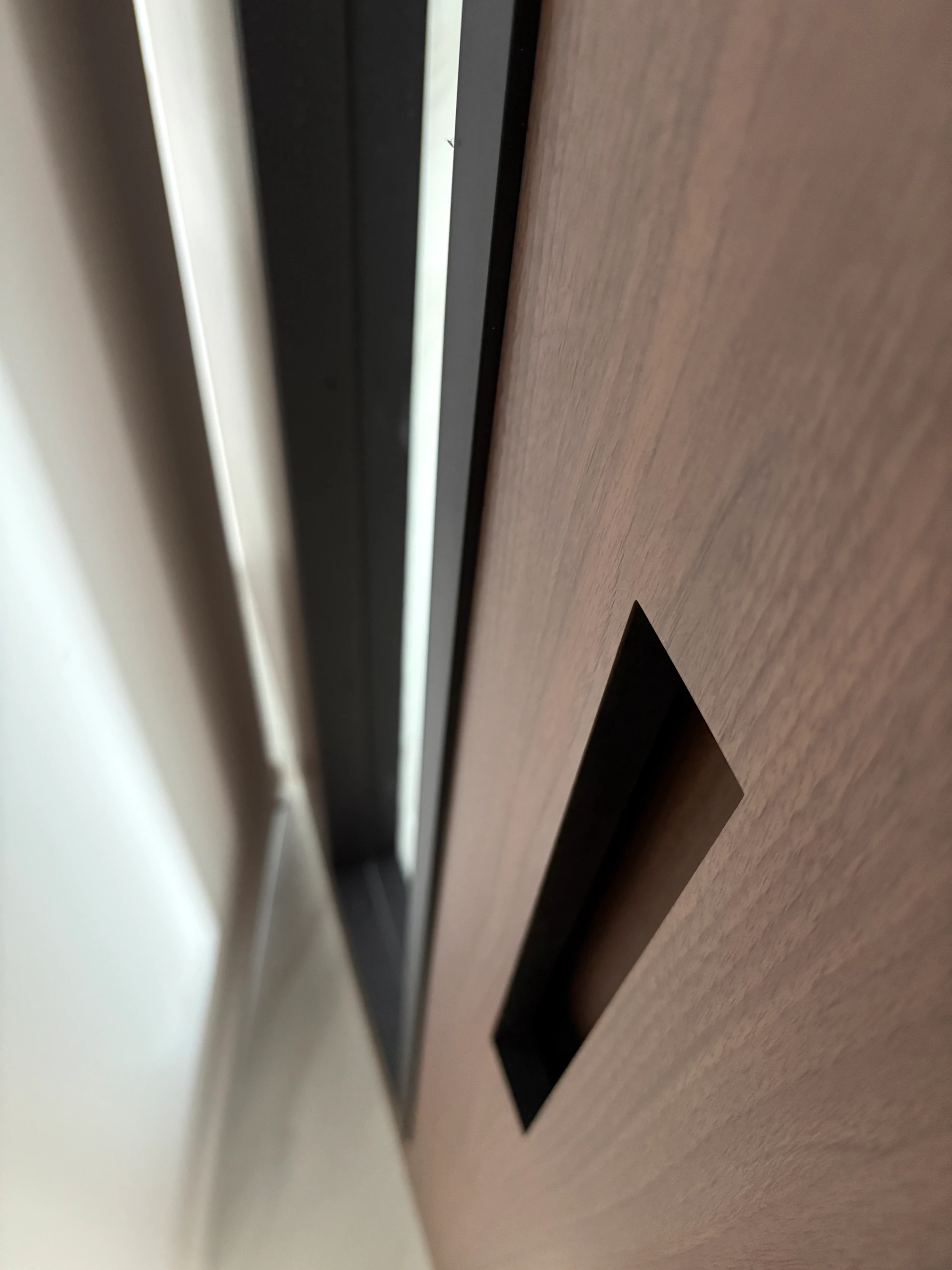 Porte en carrelage à pivot vannes TT Porte en carrelage à pivot vannes TT