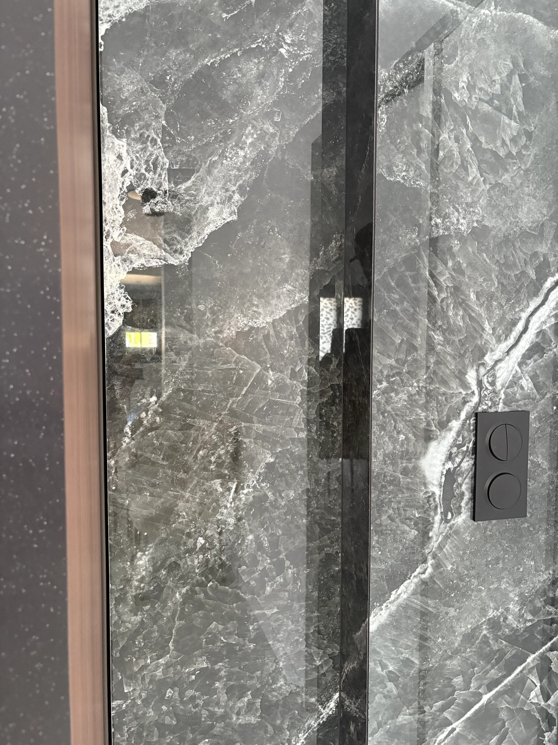 Porte en carrelage à pivot vannes TT Porte en carrelage à pivot vannes TT