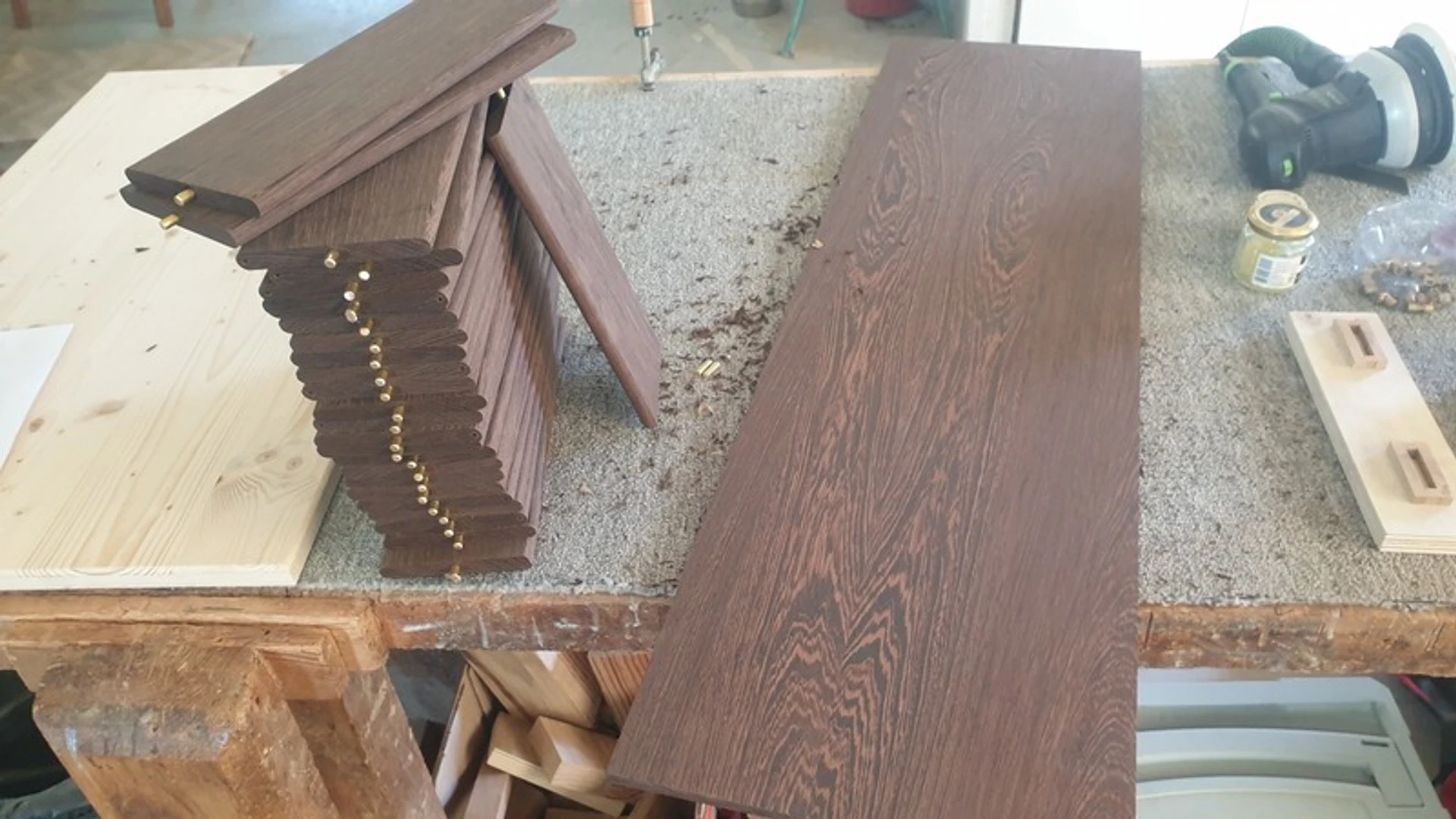 Volet persienne orientable wengé Volet persienne orientable wengé