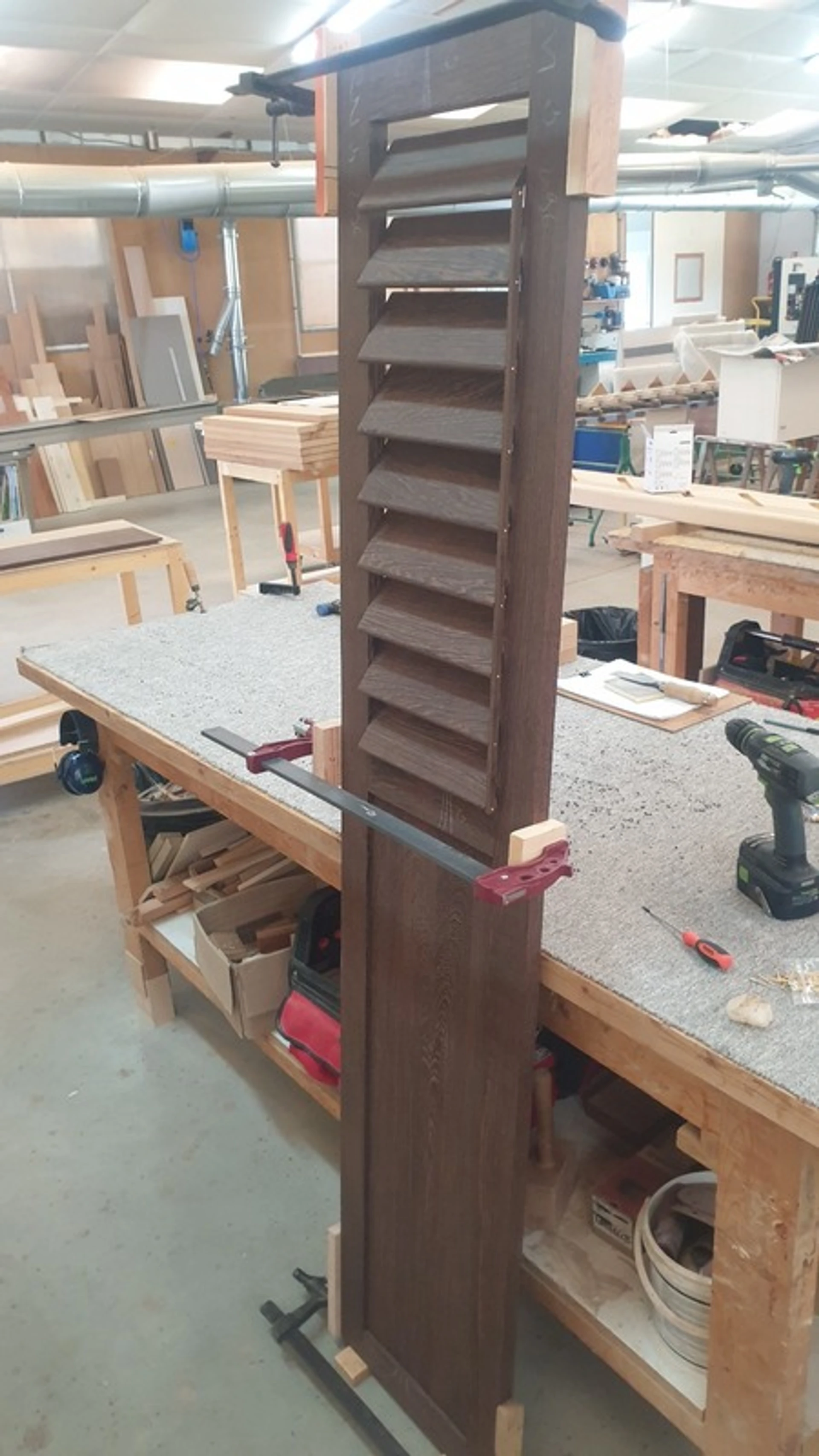 Volet persienne orientable wengé Volet persienne orientable wengé