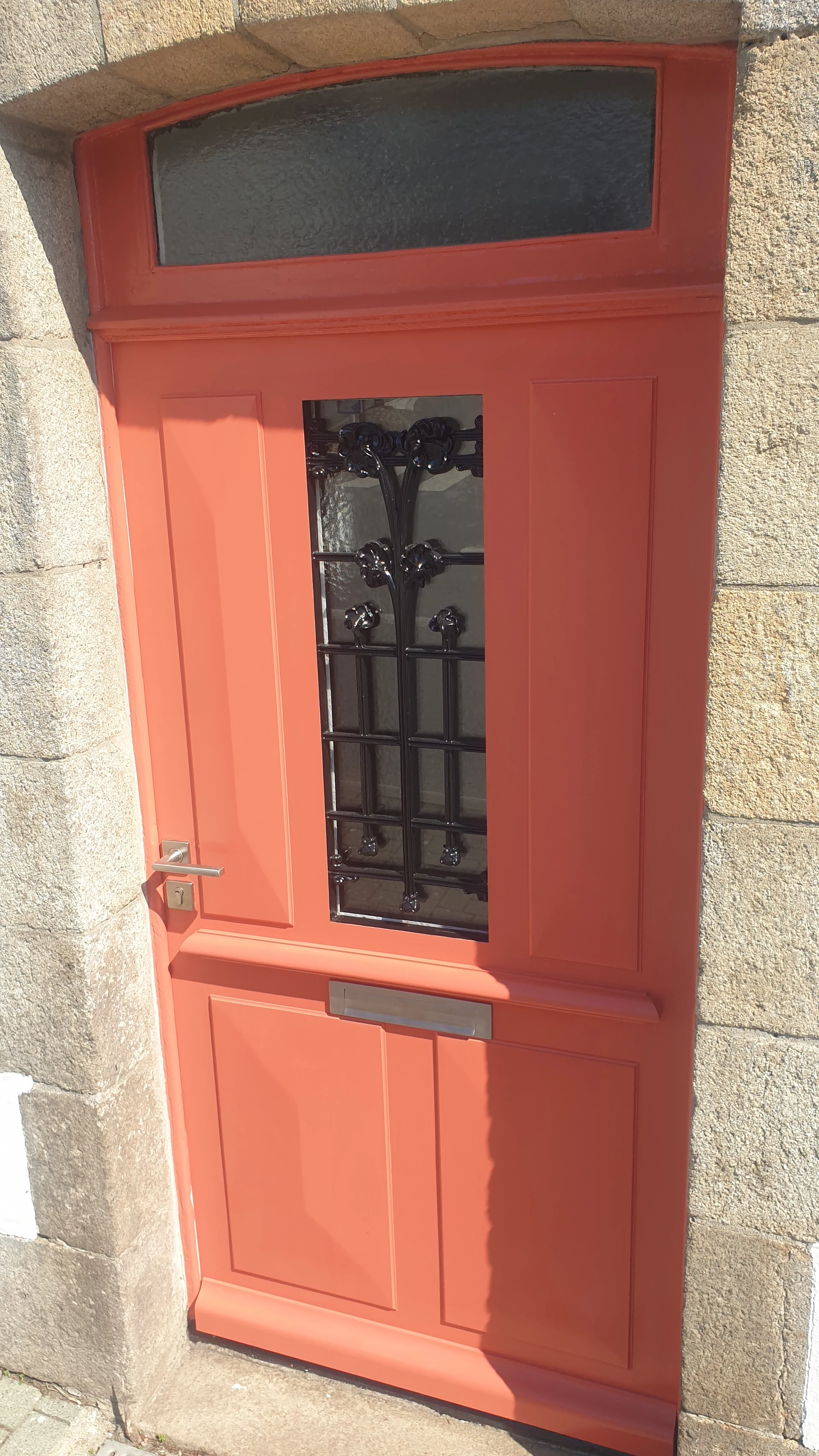 Porte d'entrée traditionnelle XXX Porte d'entrée traditionnelle XXX