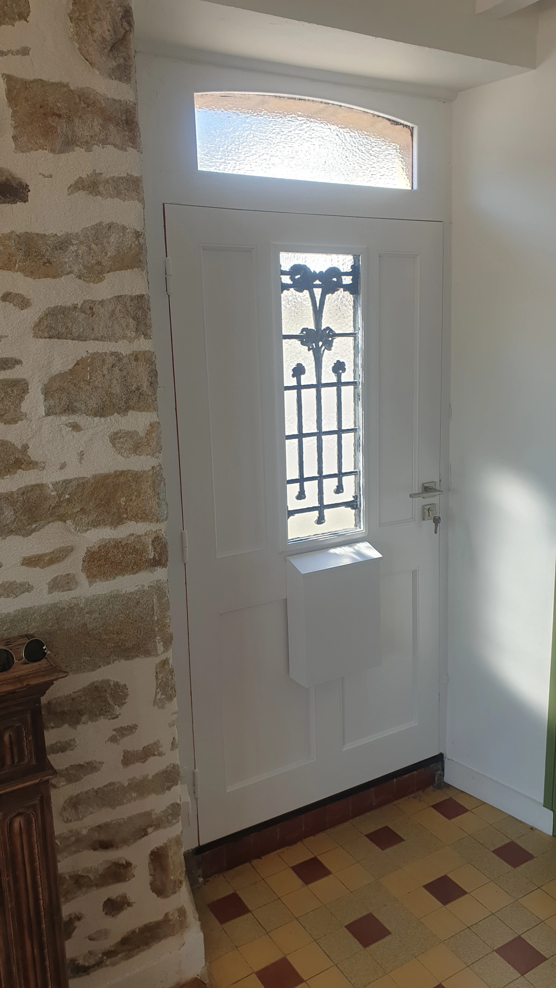 Porte d'entrée traditionnelle XXX Porte d'entrée traditionnelle XXX