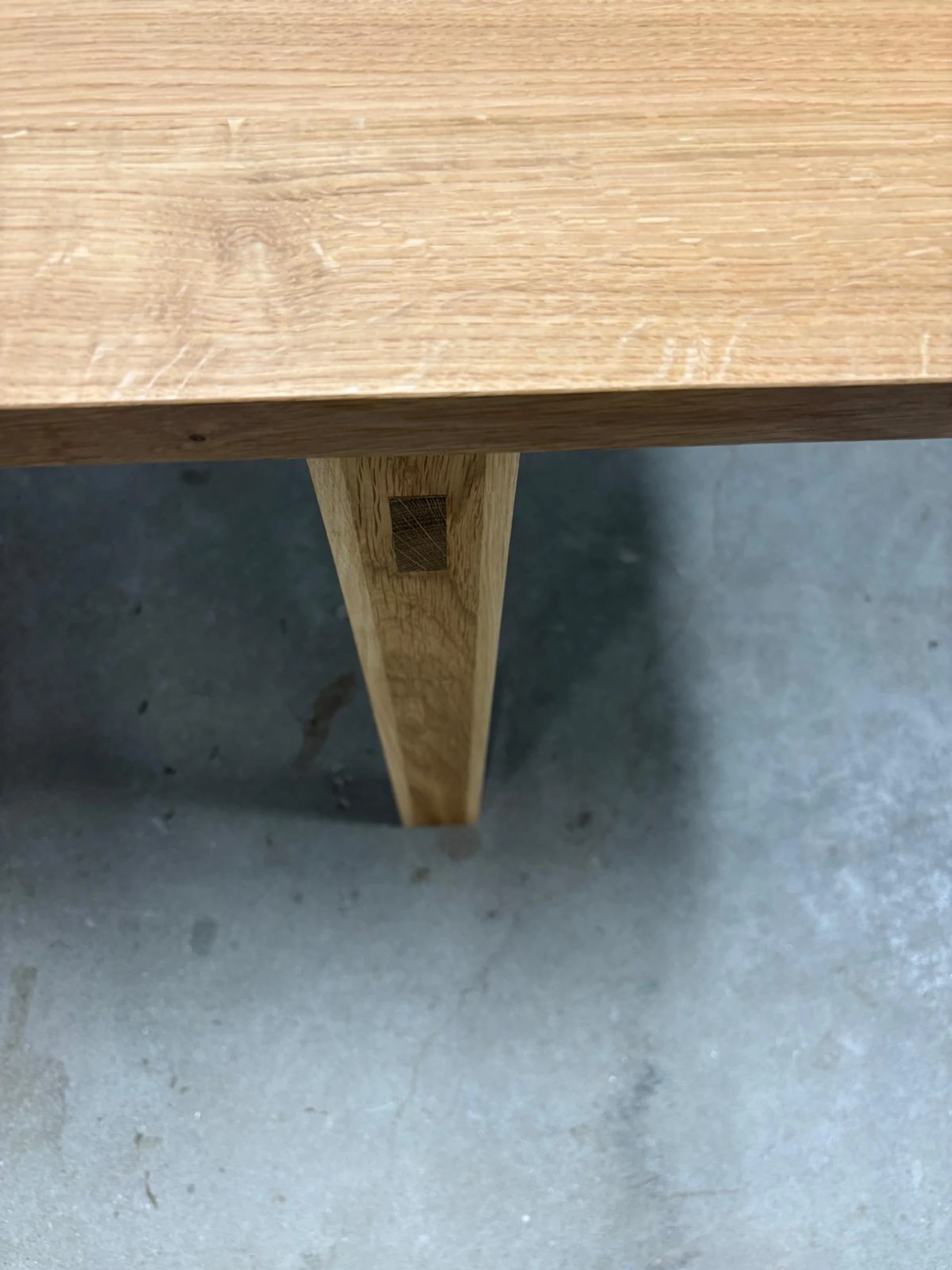 Table de salle à manger T1 Table de salle à manger T1