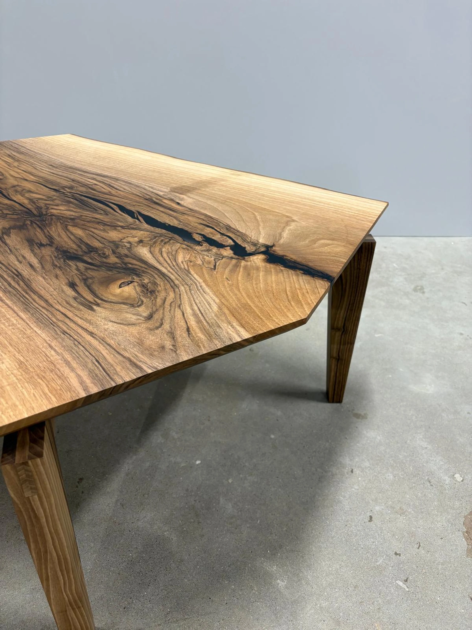 Table en noyer N1 Table en noyer N1