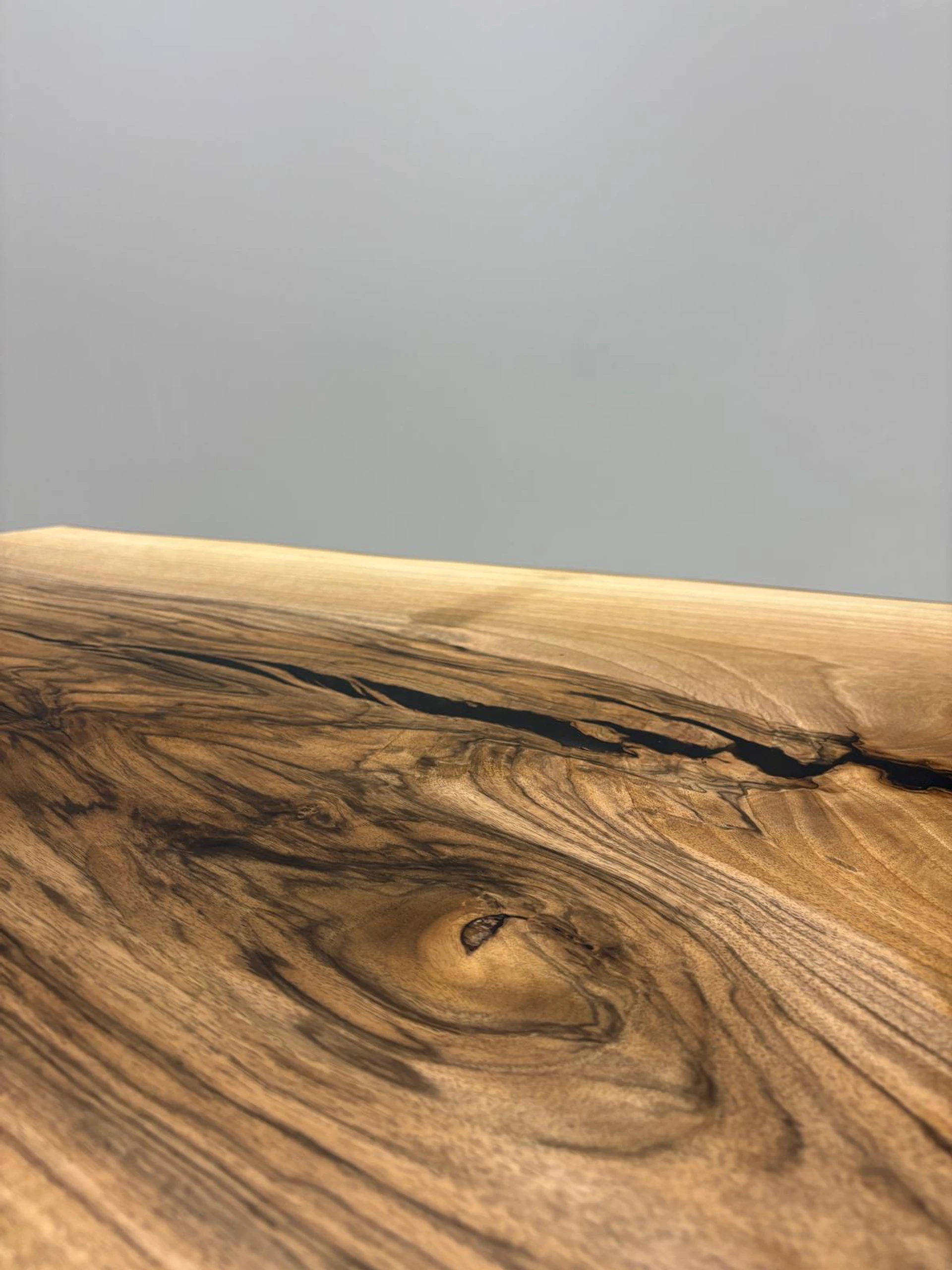 Table en noyer N1 Table en noyer N1